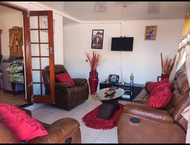 4 BEDROOM HOUSE FOR SALE IN SUMMER GREENS